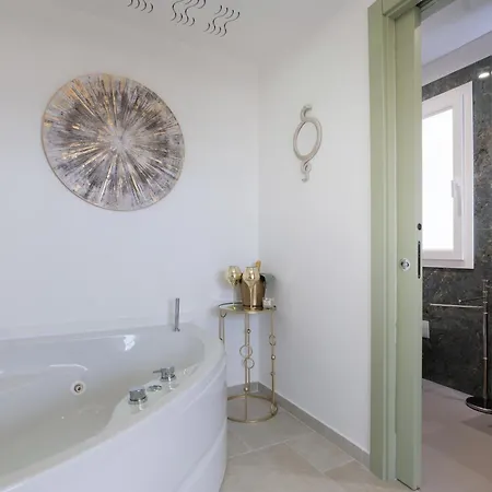 Medusa Luxury Bed & Breakfast 3*